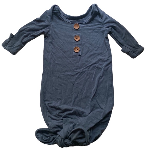 Caden Lane One Pieces Caden Lane I Gender Neutral I Newborn I Knot I Tie I Gown I Size 3